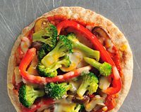 vegetable pita pizza