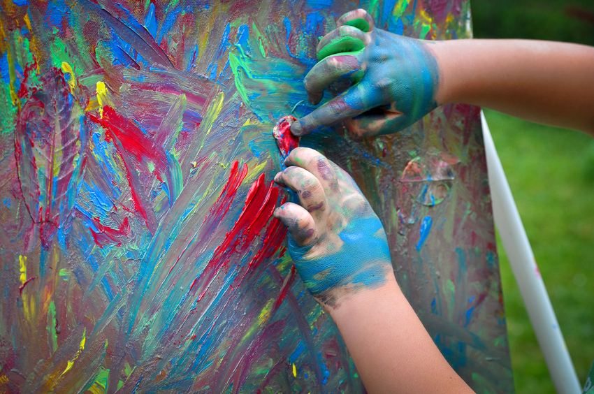 Free Arts for Abused Kids of Arizona helps ease children's pain via art projects.