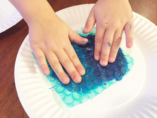 undersea-step1, bubble wrap, paint, plate