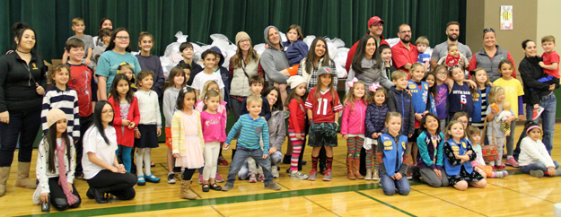 Socks From Santa, Families Giving Back, Central Arizona Shelter Services, Raising Arizona Kids, family volunteering, Phoenix, Arizona