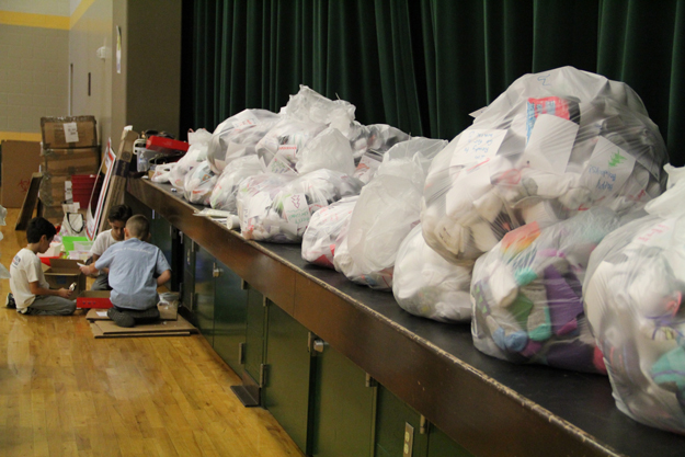 Socks from Santa, Families Giving Back, Raising Arizona Kids, volunteer, Phoenix, kids