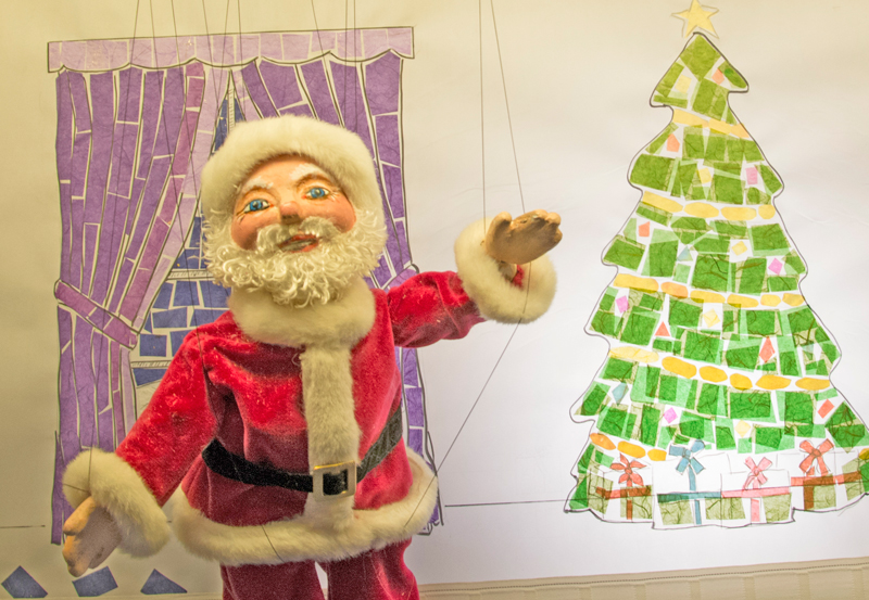 gazpt-santa-with-tree