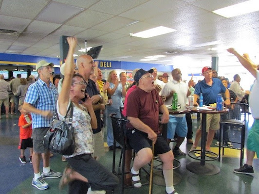 Turf Paradise – Viewing Party