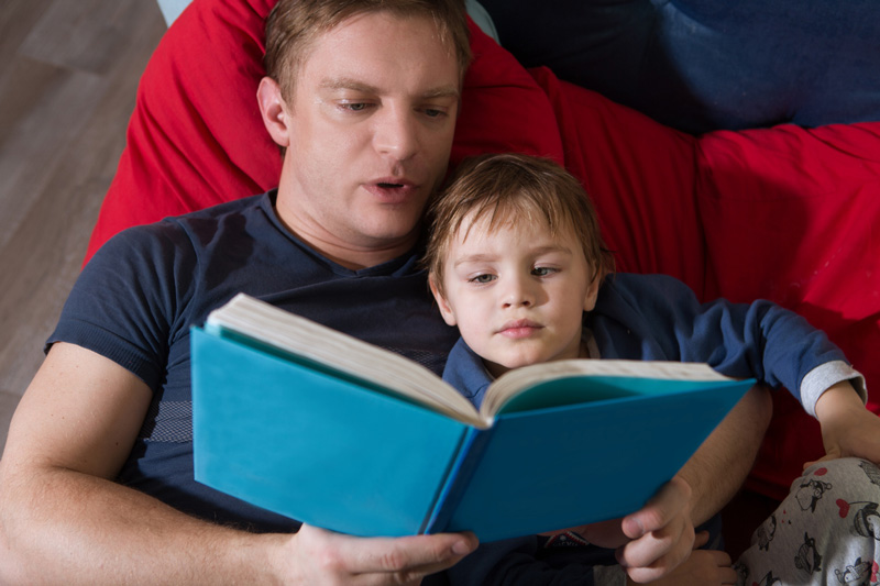 dad-reading