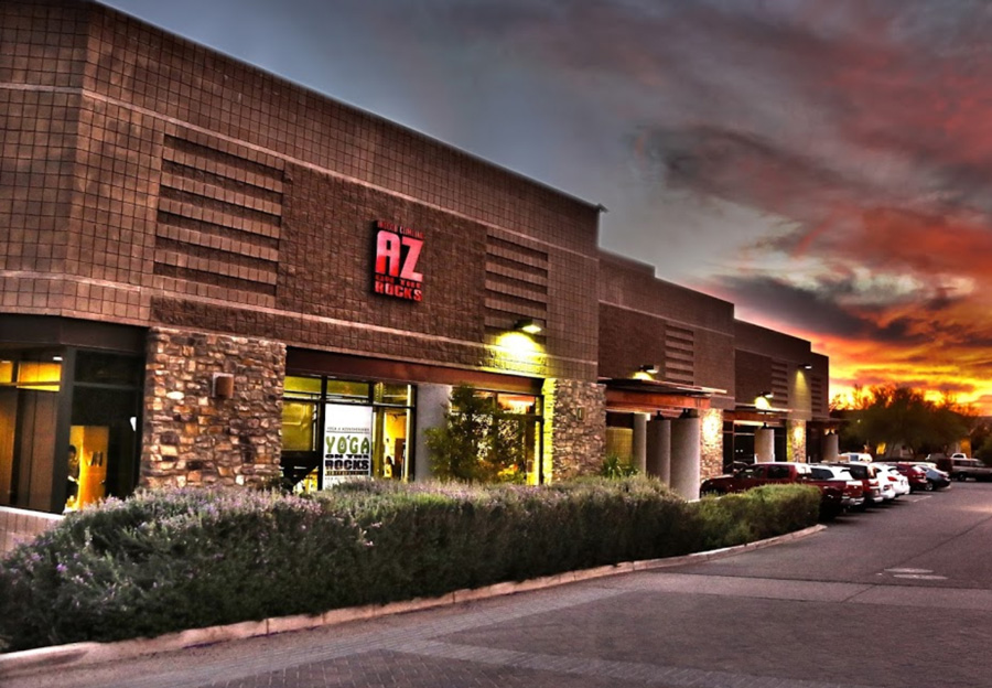 az-on-the-rocks-facade