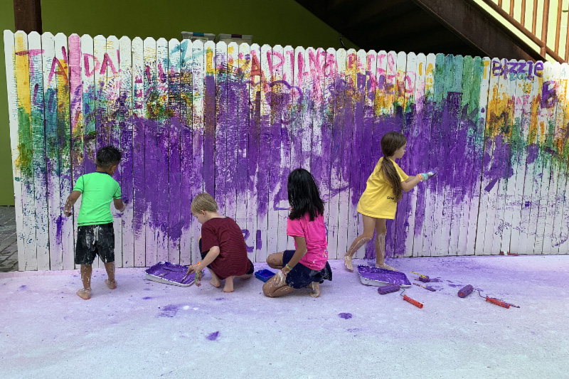 childrens-museum-make-a-mess-paint
