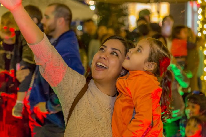 Desert Ridge Marketplace – tree ligthing