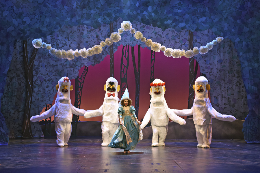 Onstage-Ella-Childsplay