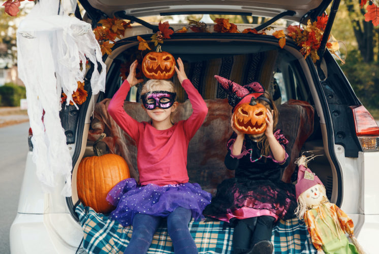 trick or treat, Halloween. trunk or treat