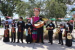 Mask Alive mariachis with Frida puppet